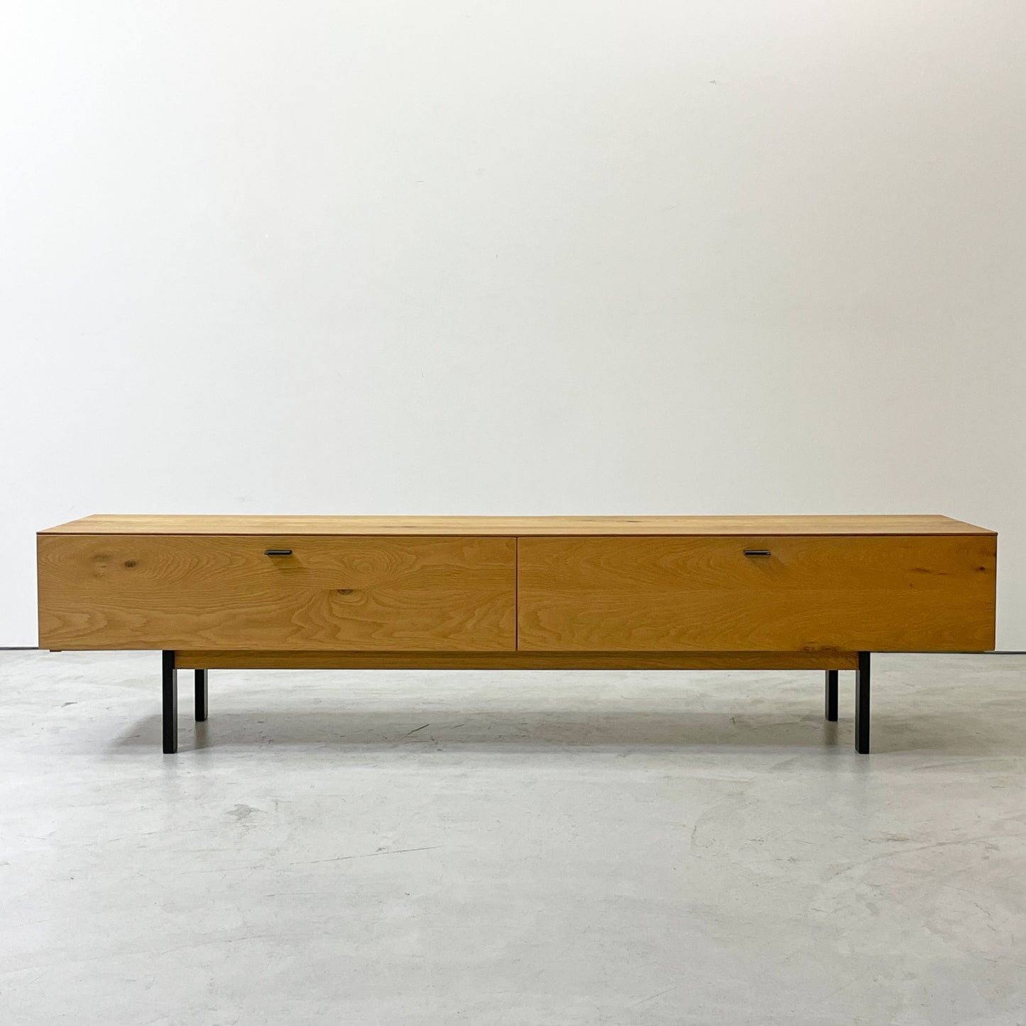 カーフ karf ノット Knot テレビボード TV board 180 Oak ローボード 180cm ホワイトオーク無垢材 ブラックスチール 定価￥203,500-●