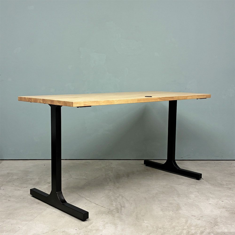 かなでもの KANADEMONO ザ・テーブル THE TABLE デスク W140xD62cm ラバーウッド Iライン脚 配線孔付き ◎
