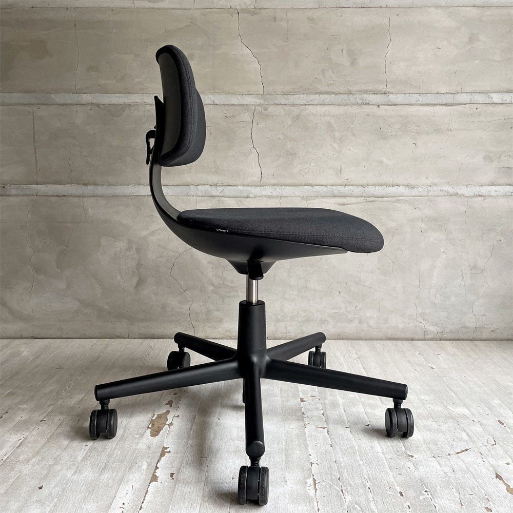 ヴィトラ vitra ルーキー Rookie デスクチェア キャスターチェア コンスタンチン・グルチッチ ダークグレー シンプルデザイン 定価￥78,100- ♪