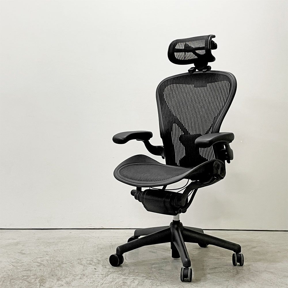 ハーマンミラー Herman Miller アーロンチェア Bサイズ ポスチャーフィット ヘッドレスト付き フル装備 グラファイト ビル・スタンフ＆ドン・チャドウィック ●