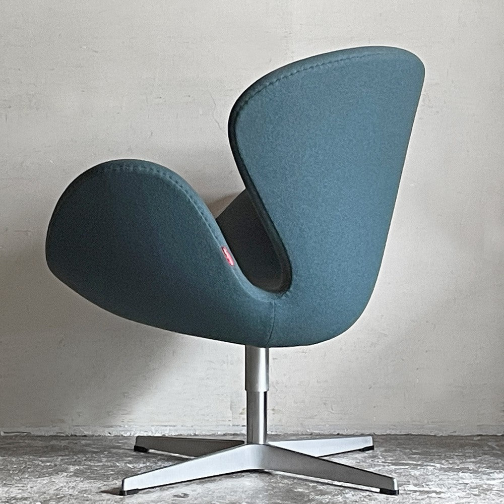 フリッツハンセン Fritz Hansen スワンチェア SWAN ラウンジチェア グリーン ファブリック アルネ・ヤコブセン ミッドセンチュリー 北欧 参考定価￥668,580～ ■