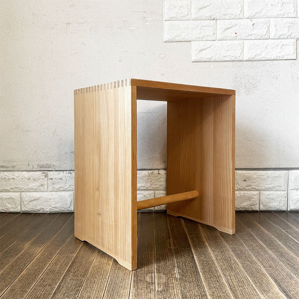 ヴォーンベダルフ Wohnbedarf ウルムスツール Ulm Stool サイドテーブル H43.5cm スプルース材 マックス・ビル Max Bill スイス hhstyle購入品 ◎