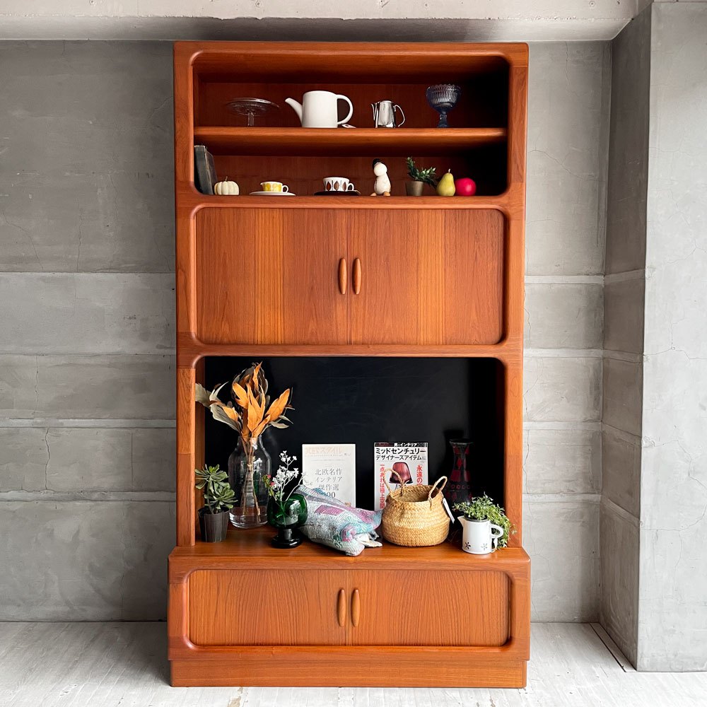 デューロン dyrlund ビンテージ リビングボード キャビネット 食器棚 ディスプレイシェルフ チーク無垢材 蛇腹扉 ロールトップ デンマークビンテージ 北欧家具 上下分割可  ♪