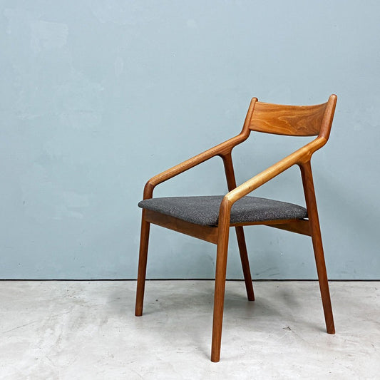 宮崎椅子製作所 ペペチェア PEPE side chair 背無垢タイプ ウォールナット ファブリックシート グレー系 フィンガージョイント 村澤一晃 ◎