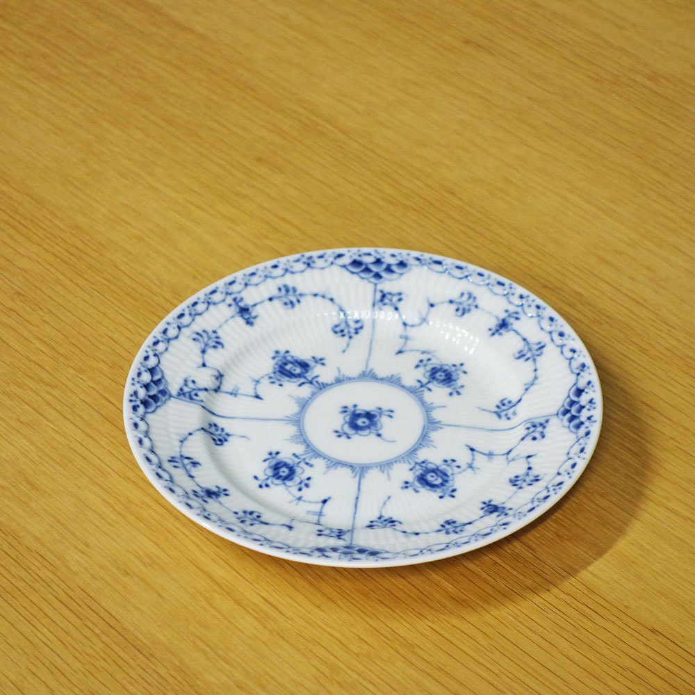 ロイヤルコペンハーゲン ROYAL COPENHAGEN ブルーフルーテッド ハーフレース プレート 17cm 北欧食器 A ◎