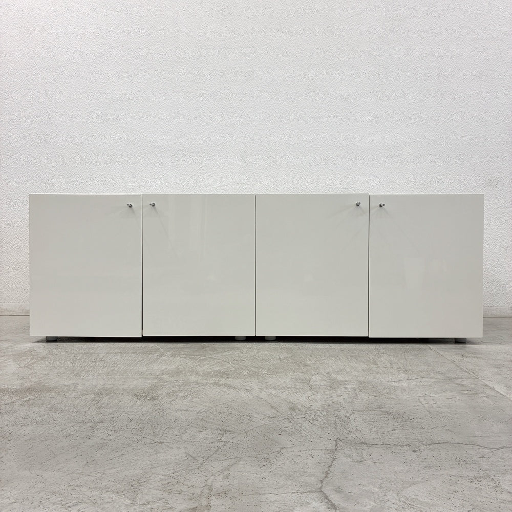 カッシーナ・イクスシー Cassina IXC. #256 フラット キャビネット FLAT Cabinet 4枚扉 サイドボード TYPE-E 大理石天板 × グロッシーホワイト ピエロ・リッソーニ デザイン 参考上代 約84万円の品 〓