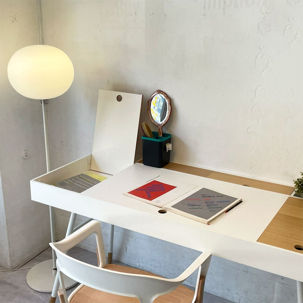 ボーコンセプト Boconcept クパチーノ Cupertino デスク マットホワイト ラッカー仕上げ ナチュラルオーク W140cm 定価 ¥149,900- ★