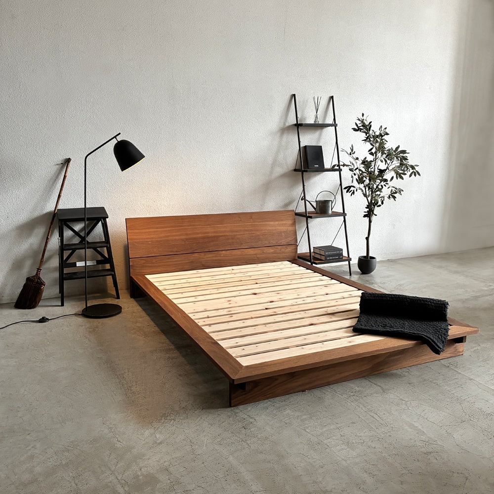 マスターウォール MASTERWAL モアレス ベッド MORELESS BED ベッドフレーム ロータイプ ステージベッド W1560×D2145×H64 ダブルサイズ MLBD-D-WN 無垢ウォールナット材 オイル仕上げ 床板すのこタイプ 受注生産品 伊藤浩平デザイン 定価33万円の品 〓
