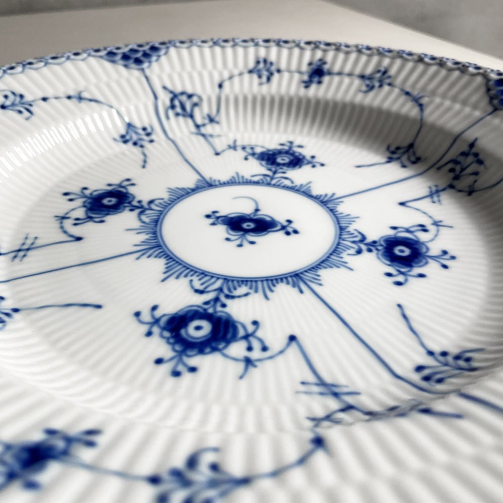 ロイヤルコペンハーゲン ROYAL COPENHAGEN ブルーフルーテッド ハーフレース ディーププレート 25.5cm 深皿 丸皿 陶器 北欧食器 廃番 美品 A ♪