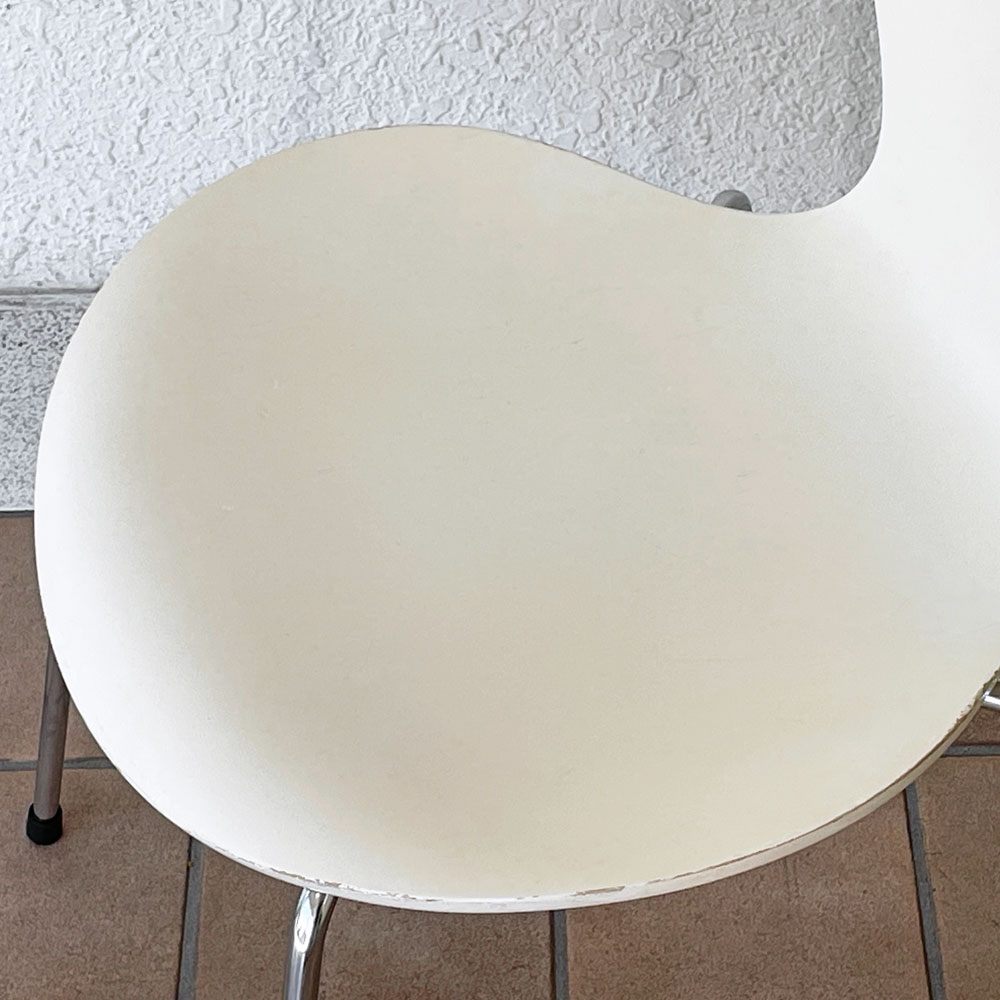 フリッツハンセン Fritz Hansen 3107 セブンチェア ラッカー ホワイト スタッキング アルネ・ヤコブセン デンマーク 北欧家具 A ◇