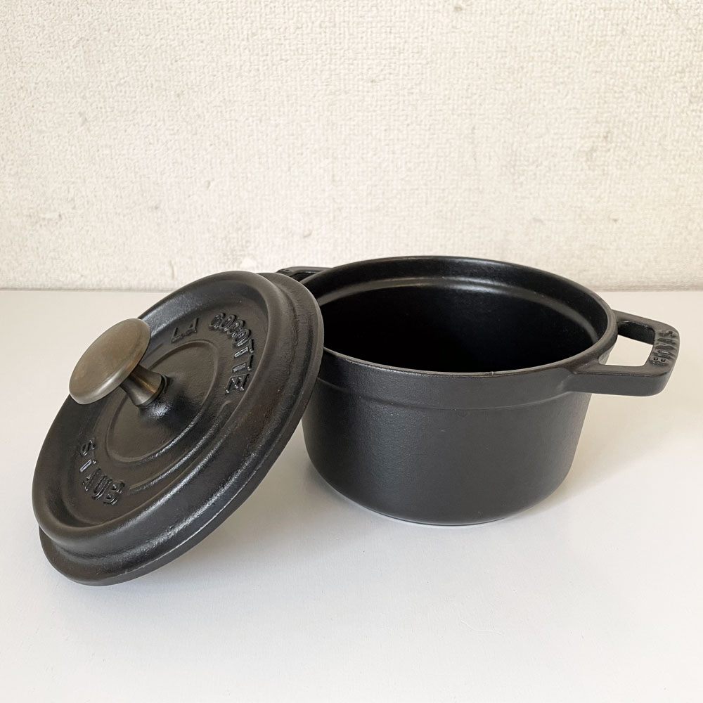 ストウブ STAUB ピコ・ココット de GOHAN ラウンド ブラック 12cm 鋳物 フランス 定価￥17,600- ◎