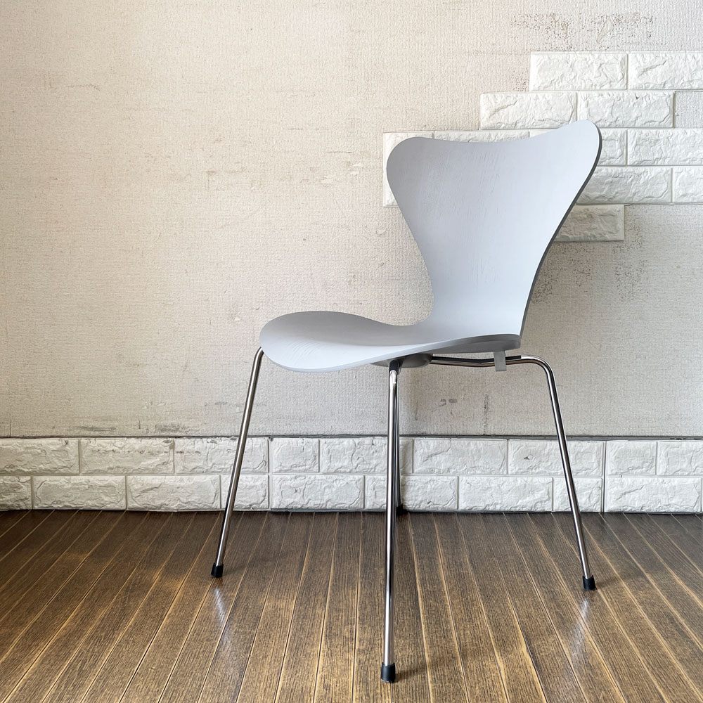 フリッツハンセン Fritz Hansen 3107 セブンチェア カラードアッシュ ナイングレー アルネ・ヤコブセン Arne Jacobsen デンマーク 北欧家具 定価￥78,980- ◎