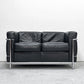 カッシーナ Cassina LC2 ソファ 2シーター ポリエステルパッディング仕様 クローム  ル・コルビジェ ピエール・ジャンヌレ シャルロット・ペリアン MoMA 名作 ●