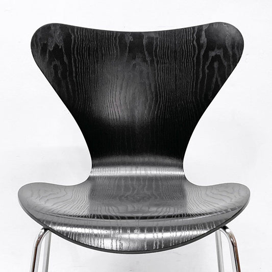 フリッツハンセン Fritz Hansen セブンチェア ダイニングチェア カラードアッシュ ブラック アルネ・ヤコブセン 北欧 デンマーク 定価￥76,780- A ●