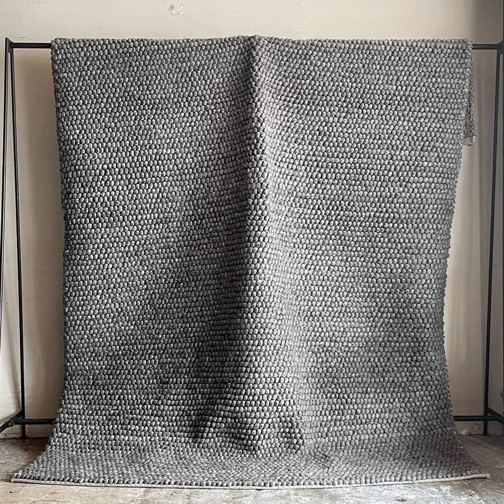 ヘイ HAY ピーズ PEAS ラグマット 170x240 ウールフェルト ダークグレー北欧モダン デンマーク 定価 ￥121,000- ■