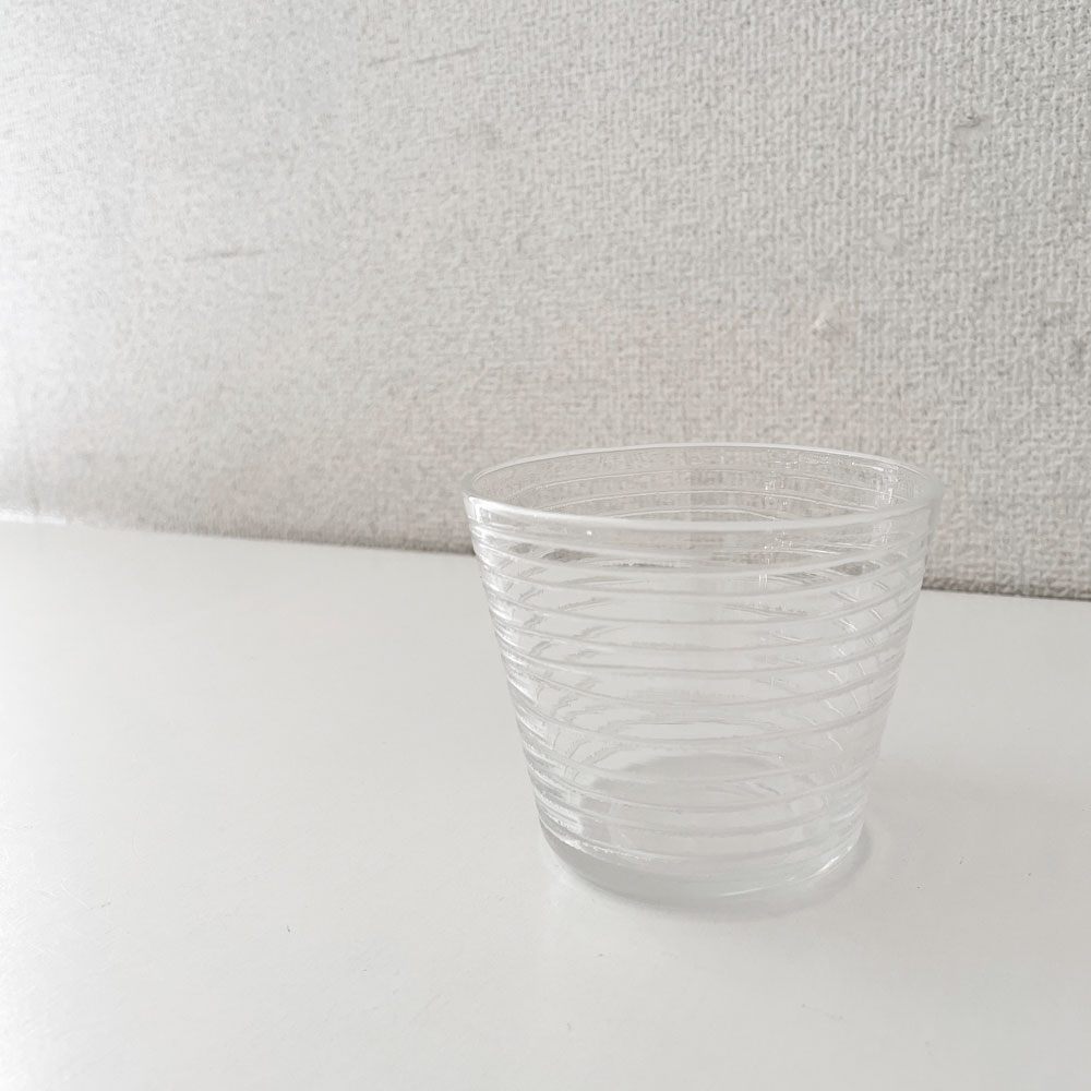 辻和美 Kazumi Tsuji めんちょこ小 ウズウズ クリア ガラスカップ Φ9×7.5cm ファクトリーズーマー factory zoomer 現代作家 ◎