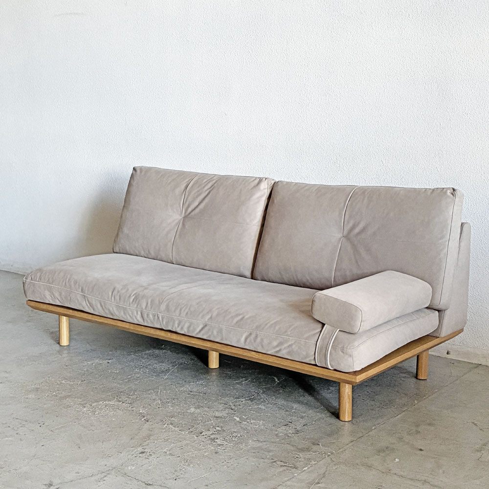 アクタス ACTUS ファイブバイファイブ five by five フラッド FLAD 2.5シーターソファ W180cm 本革 グレーベージュ系 オーク材 松岡智之 サイドピロー付 合計定価￥322,300- 〓