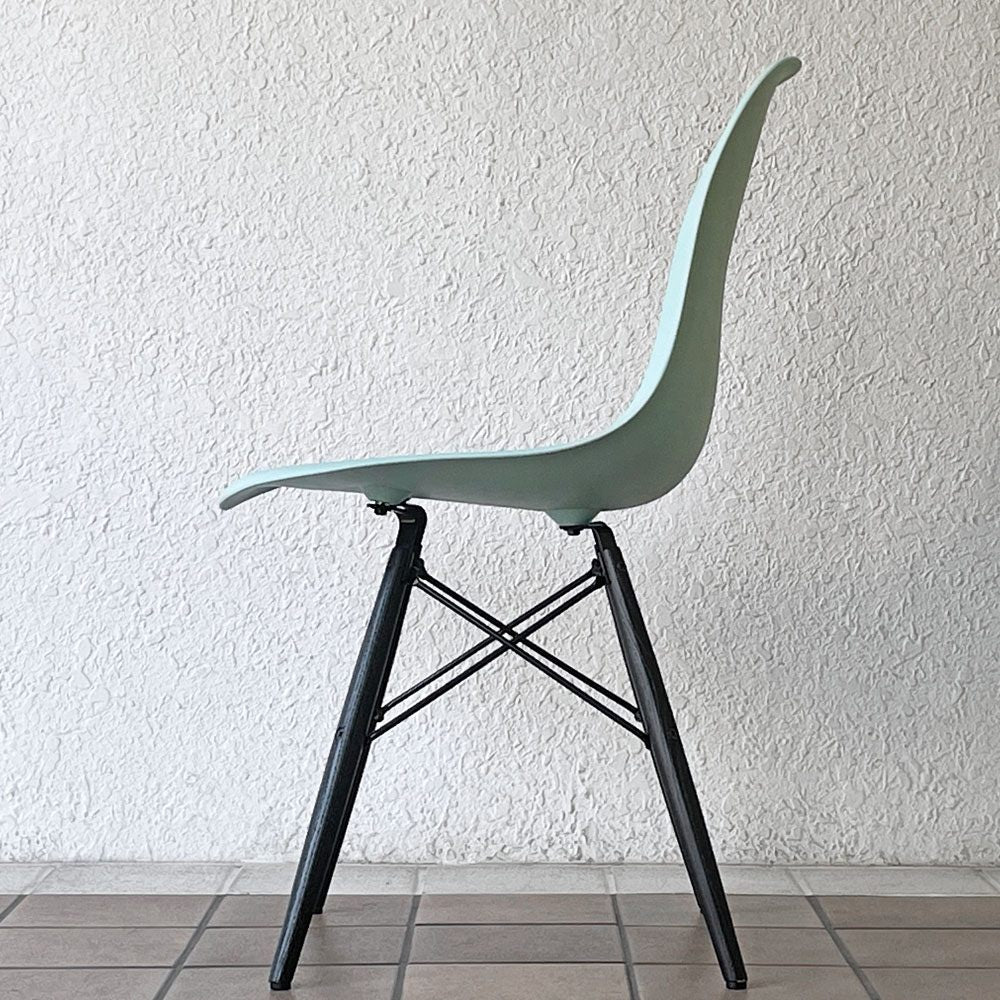 ハーマンミラー HermanMiller サイドシェルチェア ドゥエルレッグ DSW アクアスカイ × エボニー ポリプロピレン製 イームズ ミッドセンチュリー ◇