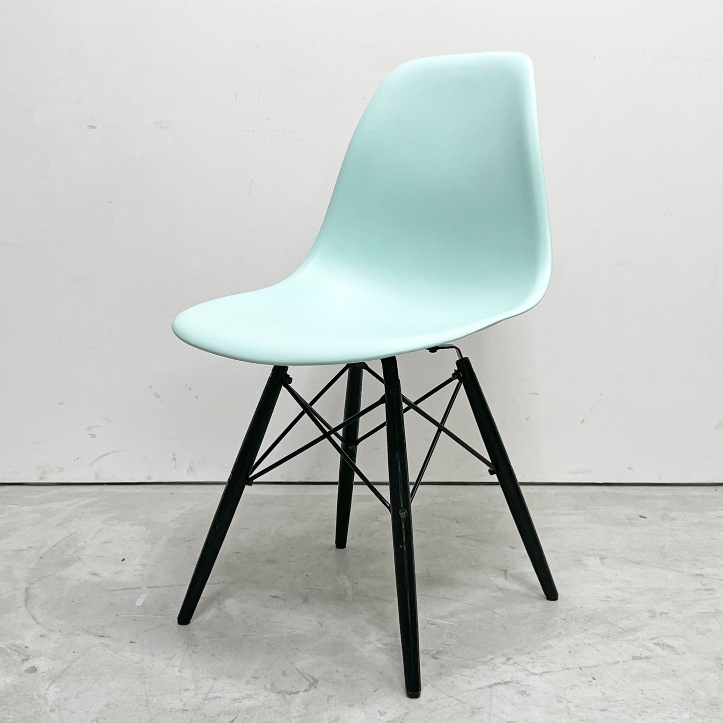 ハーマンミラー HermanMiller サイドシェルチェア ドゥエルレッグ DSW アクアスカイ × エボニー ポリプロピレン製 イームズ ミッドセンチュリー B ●