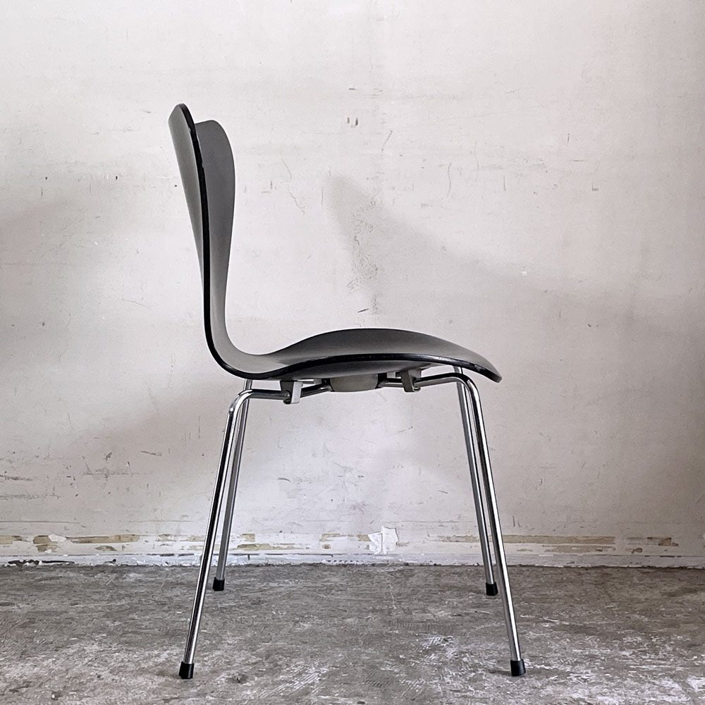 フリッツハンセン Fritz Hansen セブンチェア ブラックラッカー アルネ・ヤコブセン スタッキングチェア デンマーク 1997年製 A ■