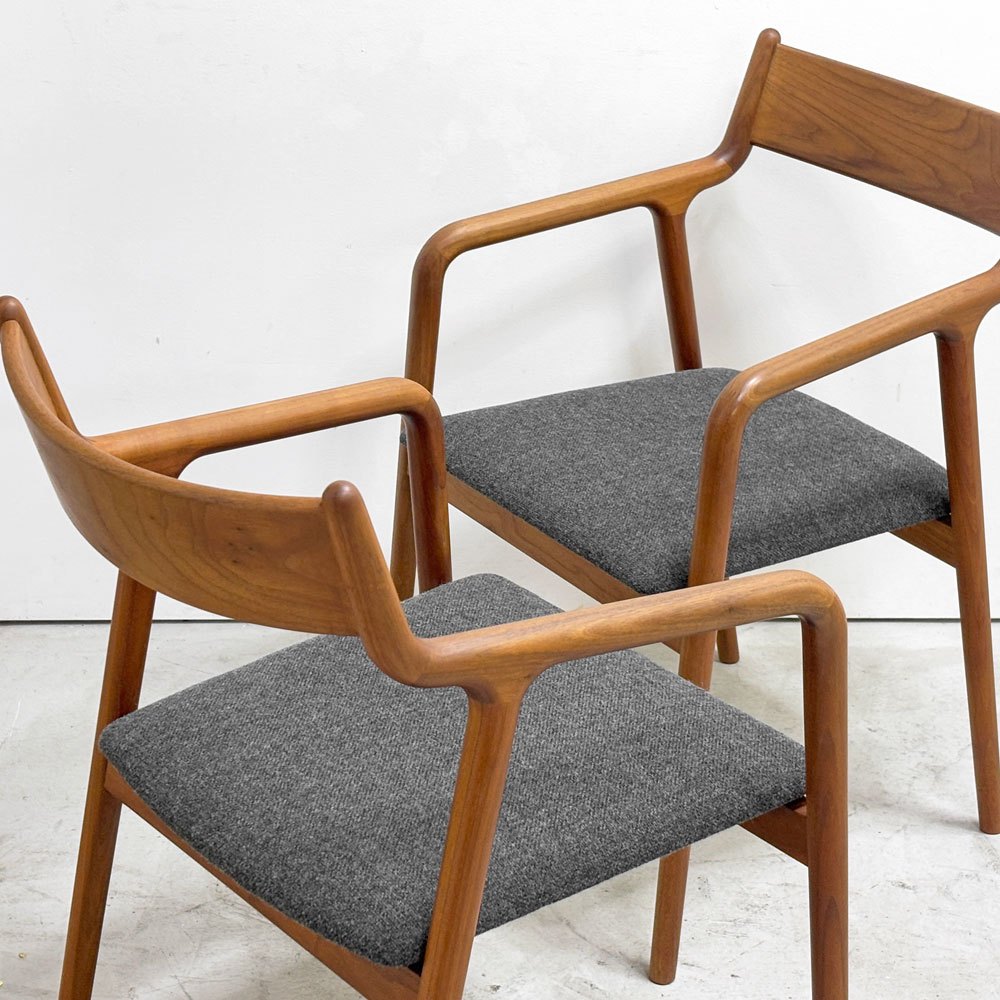 宮崎椅子製作所 ペペチェア PEPE side chair 背無垢タイプ ウォールナット ファブリック グレー系カラー フィンガージョイント 村澤一晃 参考定価￥77,440- A ●