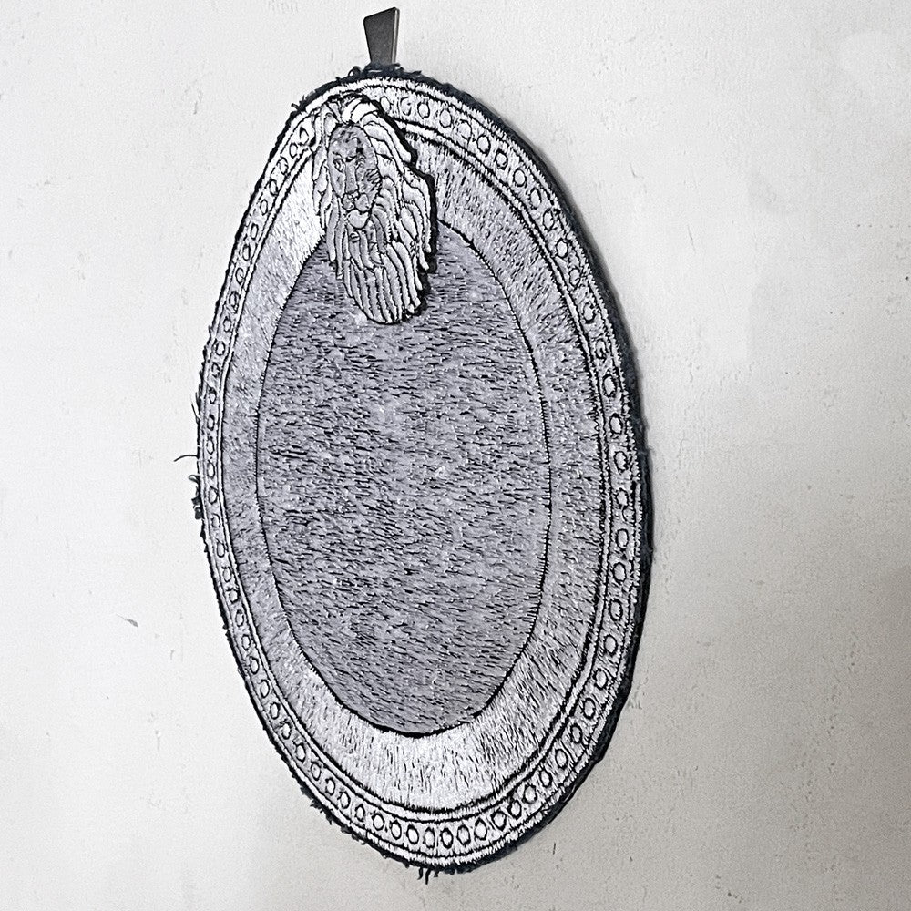 ママカロン ma.macaron ライオンの皿 壁掛け ウォールアート 横振り刺繍 φ26cm 刺繍作家 現代作家 ■