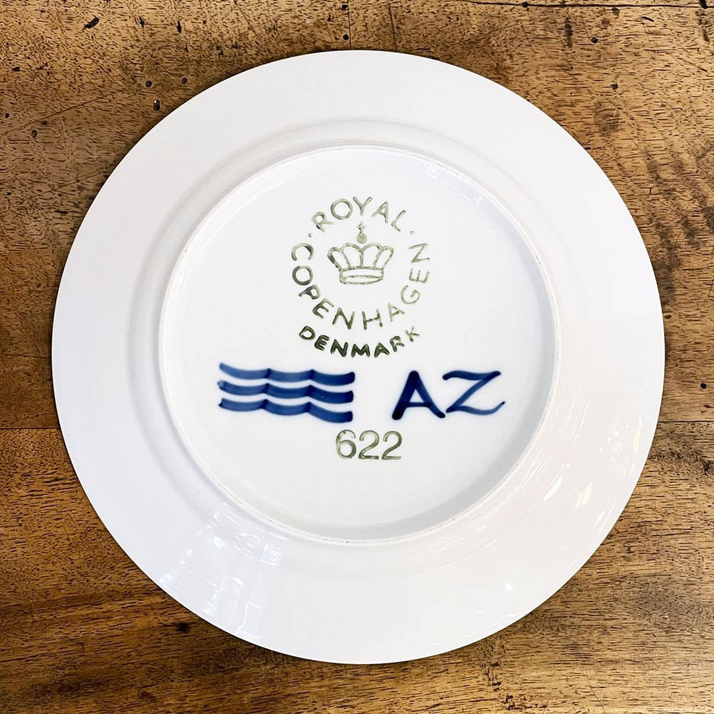 ロイヤルコペンハーゲン ROYAL COPENHAGEN ブルーフルーテッド メガ プレート 22cm 北欧食器 定価￥14,300- ◎
