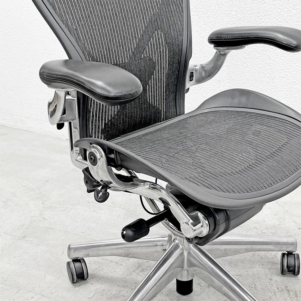 ハーマンミラー Herman Miller アーロンチェア Bサイズ ポスチャーフィット クラシックカーボンメッシュ ポリッシュドアルミベース ビル・スタンフ ＆ ドン・チャドウィック 〓