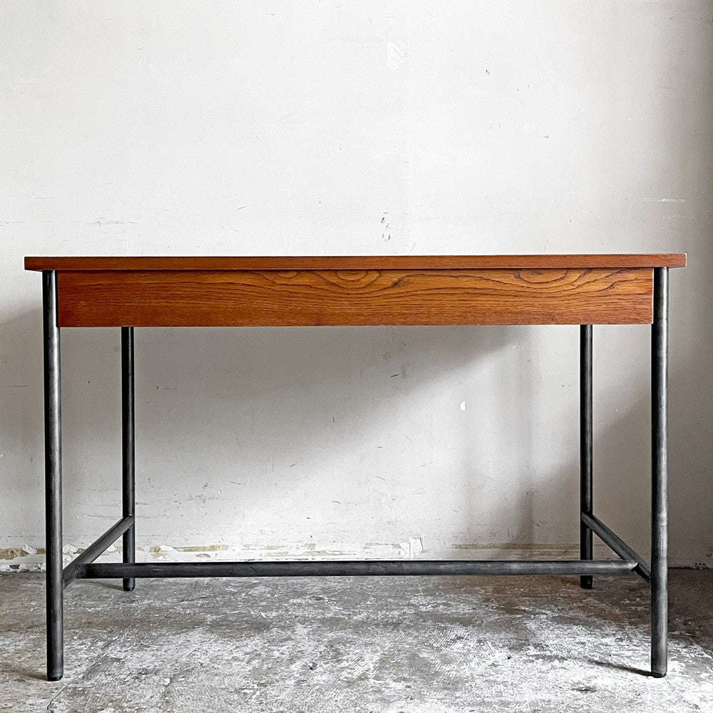 トラックファニチャー TRUCK FURNITURE スット デスク SUTTO DESK ナラ材 x スチール脚 インダストリアルデザイン 定価￥264,000- ■