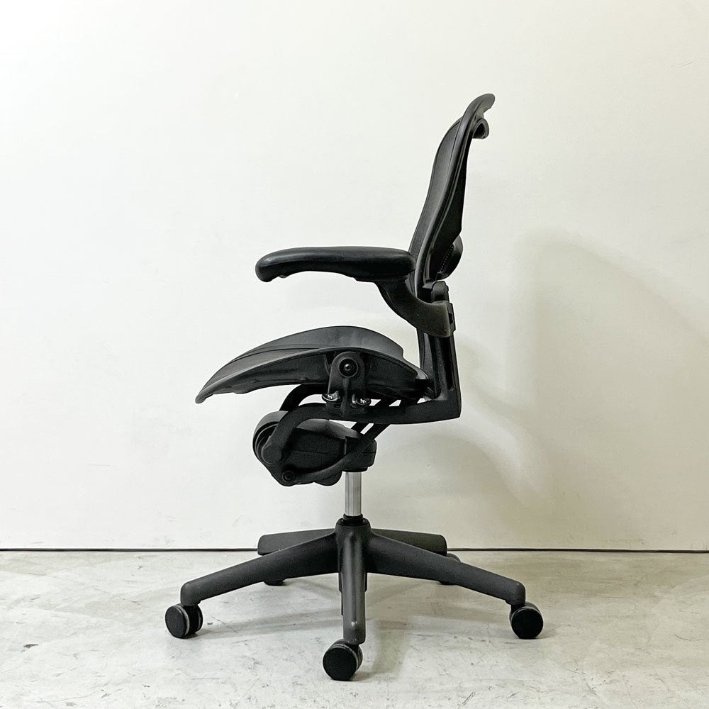 ハーマンミラー Herman Miller アーロンチェア Bサイズ ランバーサポート グラファイトベース ビル・スタンフ ＆ ドン・チャドウィック 現状品 ジャンク品 ●