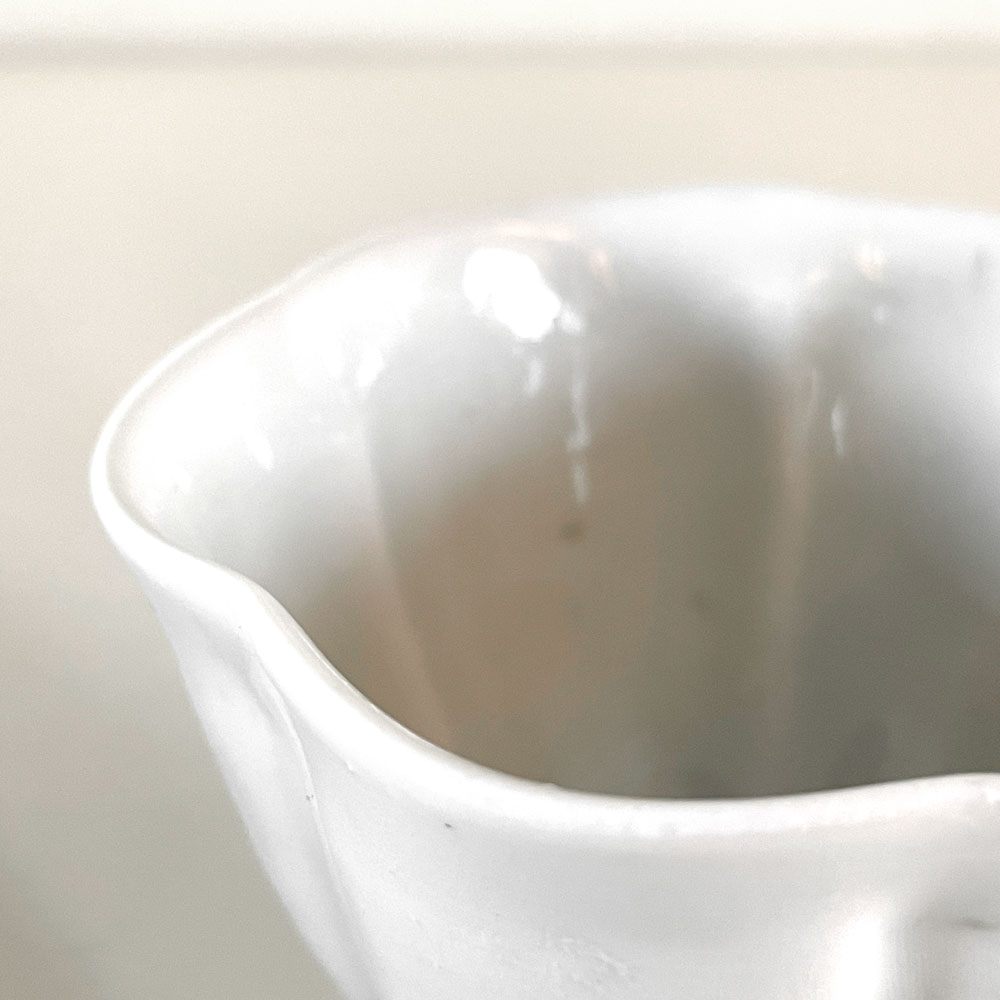 境知子 白釉輪花茶杯 湯呑 ぐい呑み 猪口 カップ 白磁 Φ8.5cm 陶芸家 現代作家 A ■