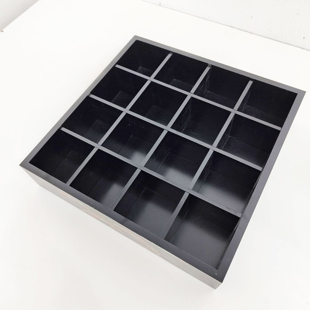 フランクリンポーセリン FRANKLIN PORCELAIN 有名旅館の酒盃コレクションの蒔絵三段重箱  コレクションケース 和モダン ●