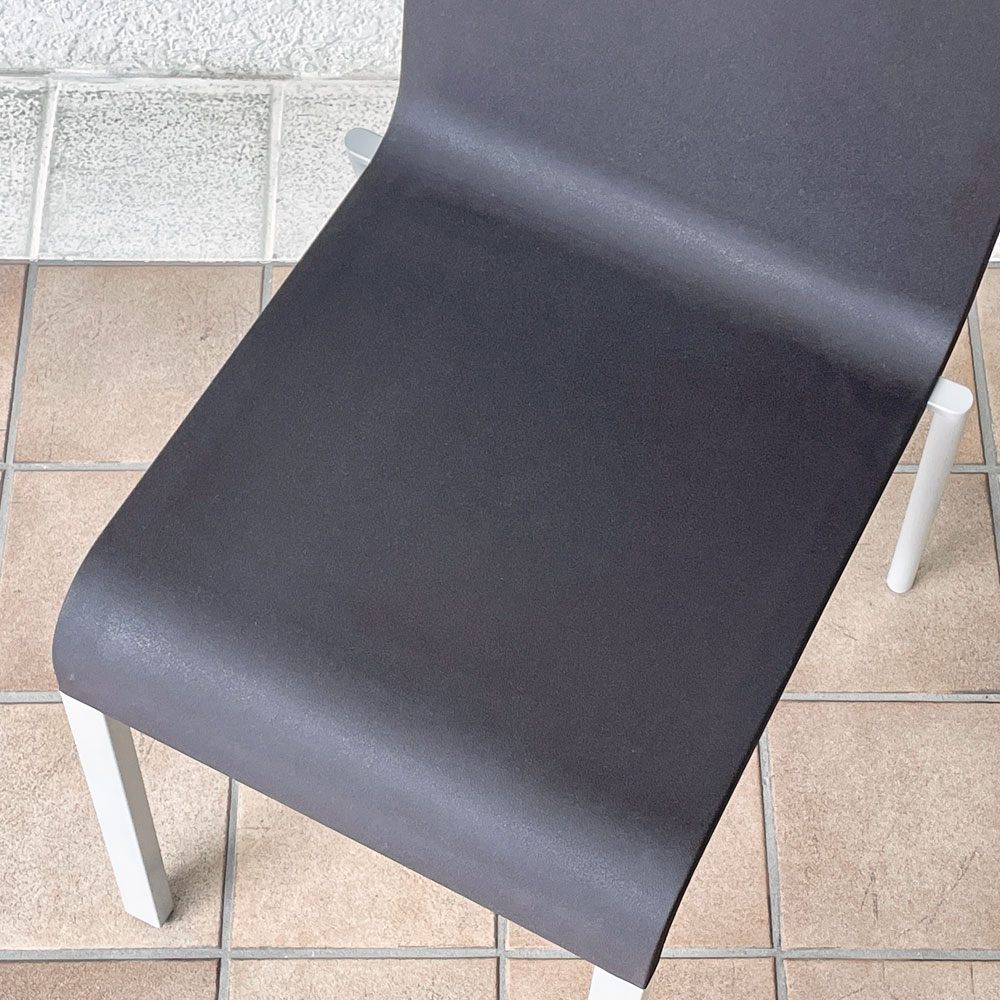 ヴィトラ vitra. ゼロスリー .03 ダイニングチェア スタッキングチェア ブラウン マールテン・ヴァン・セーヴェレン Maarten Van Severen A ◇