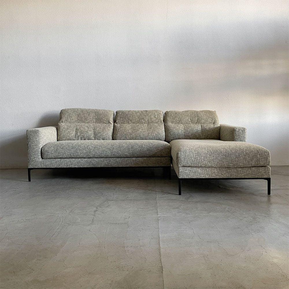 カッシーナ・イクスシー Cassina IXC. グラブ ホーム システム ソファ GRAB home* System Sofa シリーズ G-03 2人掛け右片アーム & G-06 ロングシート 左片アーム & G-08 バックレストクッション×3個 カウチソファ セット 合計参考価格1,599,400円の品 FUN E240M エクリュ Eランク生地 〓