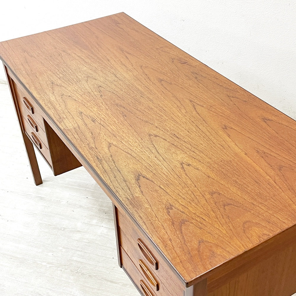 デンマークビンテージ Danish Vintage チーク材 両袖デスク 袖机 パーソナルデスク 北欧家具 ●