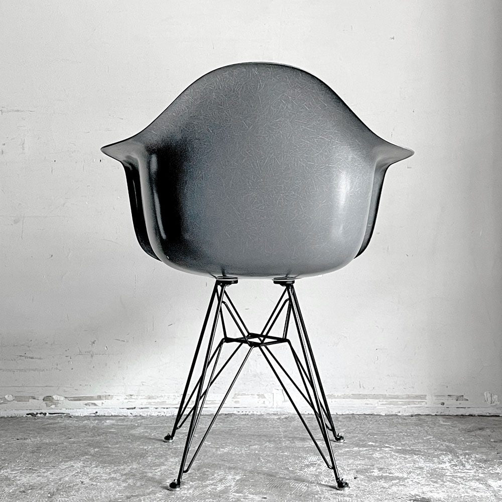 ハーマンミラー Herman Miller アームシェルチェア 現行FRP製 エレファントハイドグレー エッフェルベース C&R イームズ ミッドセンチュリー ■