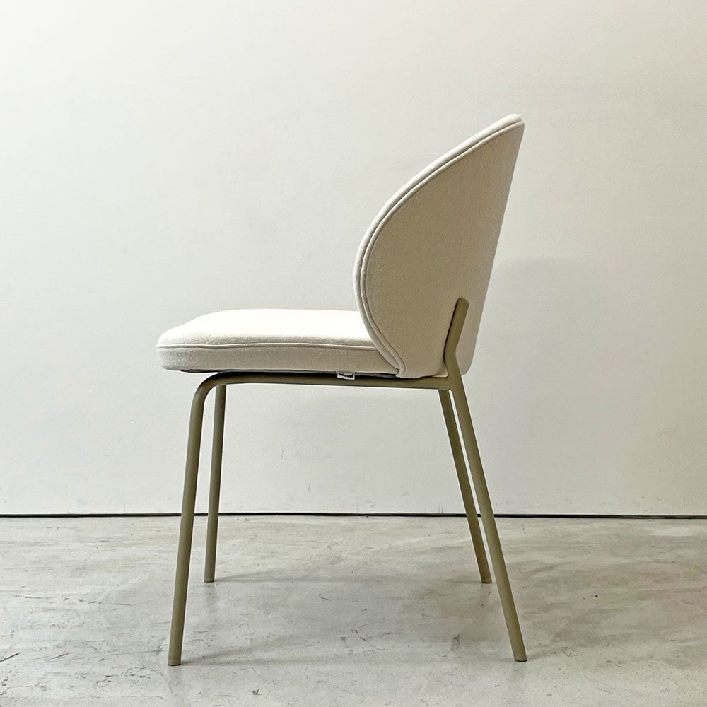 ボーコンセプト BoConcept プリンストン Princeton ダイニングチェア ベージュ ファブリック メタル脚 マットアッシュグレーラッカー仕上げ B ●