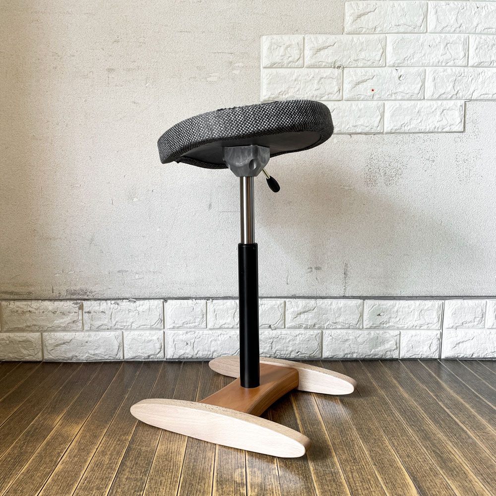 サカモトハウス Sakamoto house バランスシナジー balans Synergy 腰痛対策椅子 ラウンドシート ファブリック 織柄グレー ブナ材 高さ調整 メーカー再生品 ◎