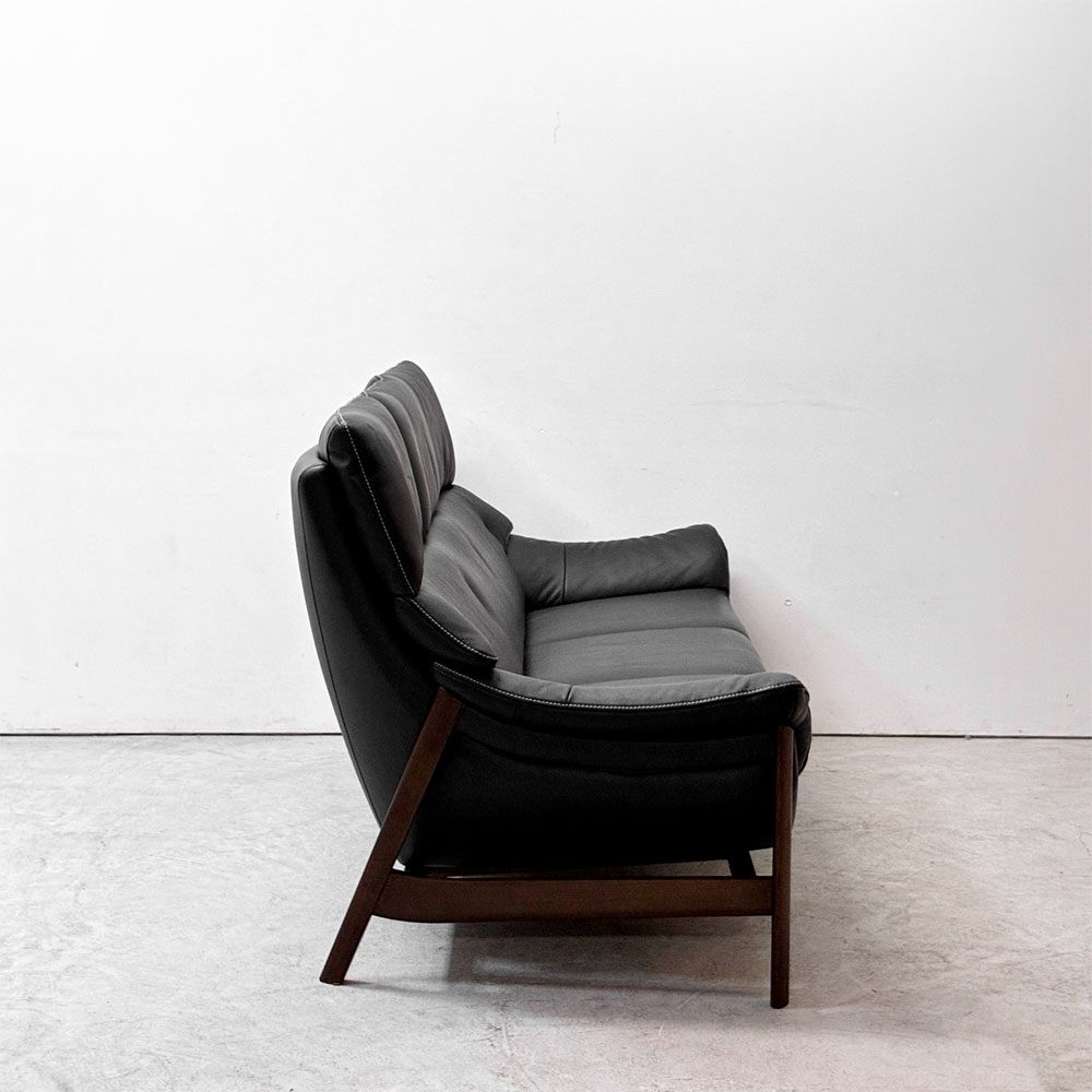 カリモク karimoku ZU6203 3シーター ソファ ハイバック 本革 ブラック オーク材 モカブラウン W194cm 定価￥420,200- ●