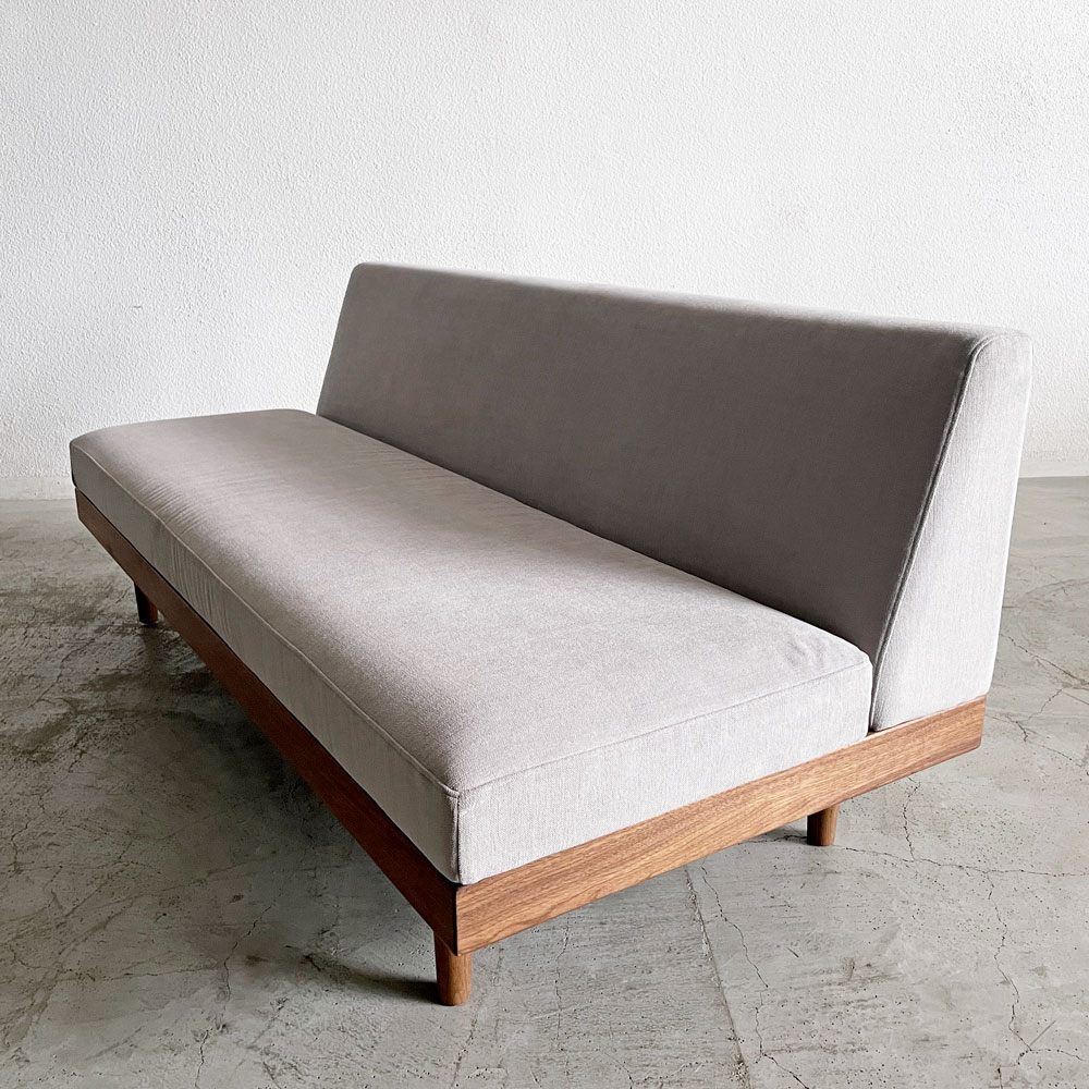 マスターウォール MASTERWAL チルソファ CHILL SOFA 2Pソファ アームレス ファブリック ウォールナット無垢材 展示品 定価￥220,000- 〓