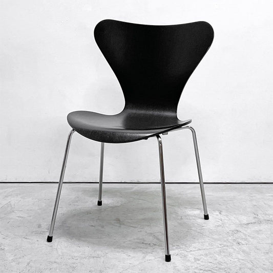 フリッツハンセン Fritz Hansen セブンチェア ダイニングチェア カラードアッシュ ブラック アルネ・ヤコブセン 北欧 デンマーク 定価￥76,780- B ●