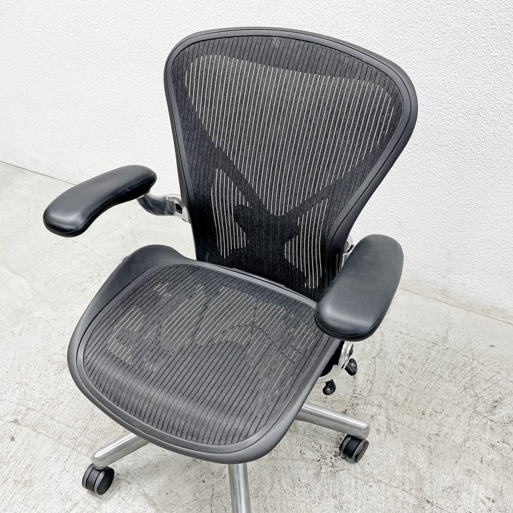 ハーマンミラー Herman Miller アーロンチェア Bサイズ ポスチャーフィット クラシックカーボンメッシュ ポリッシュドアルミベース レザーアーム ビル・スタンフ ＆ ドン・チャドウィック 〓