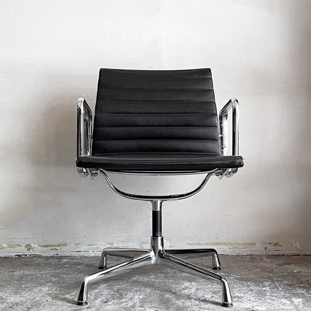 ヴィトラ vitra イームズアルミナムグループ マネジメントチェア デスクチェア 本革 固定脚 4本脚 グライズ C&Rイームズ ■