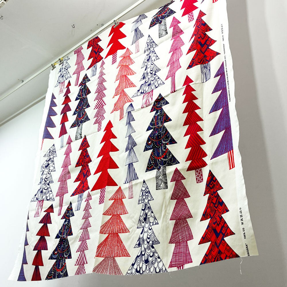 マリメッコ marimekko クーシコッサ Kuusikosssa もみの木 ファブリック 生地 Maija Louekari 北欧雑貨 約150×156cm ●
