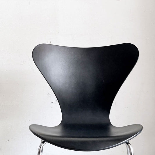 フリッツハンセン Fritz Hansen セブンチェア ブラックラッカー リペイント アルネ・ヤコブセン スタッキングチェア デンマーク 1997年製 A ■