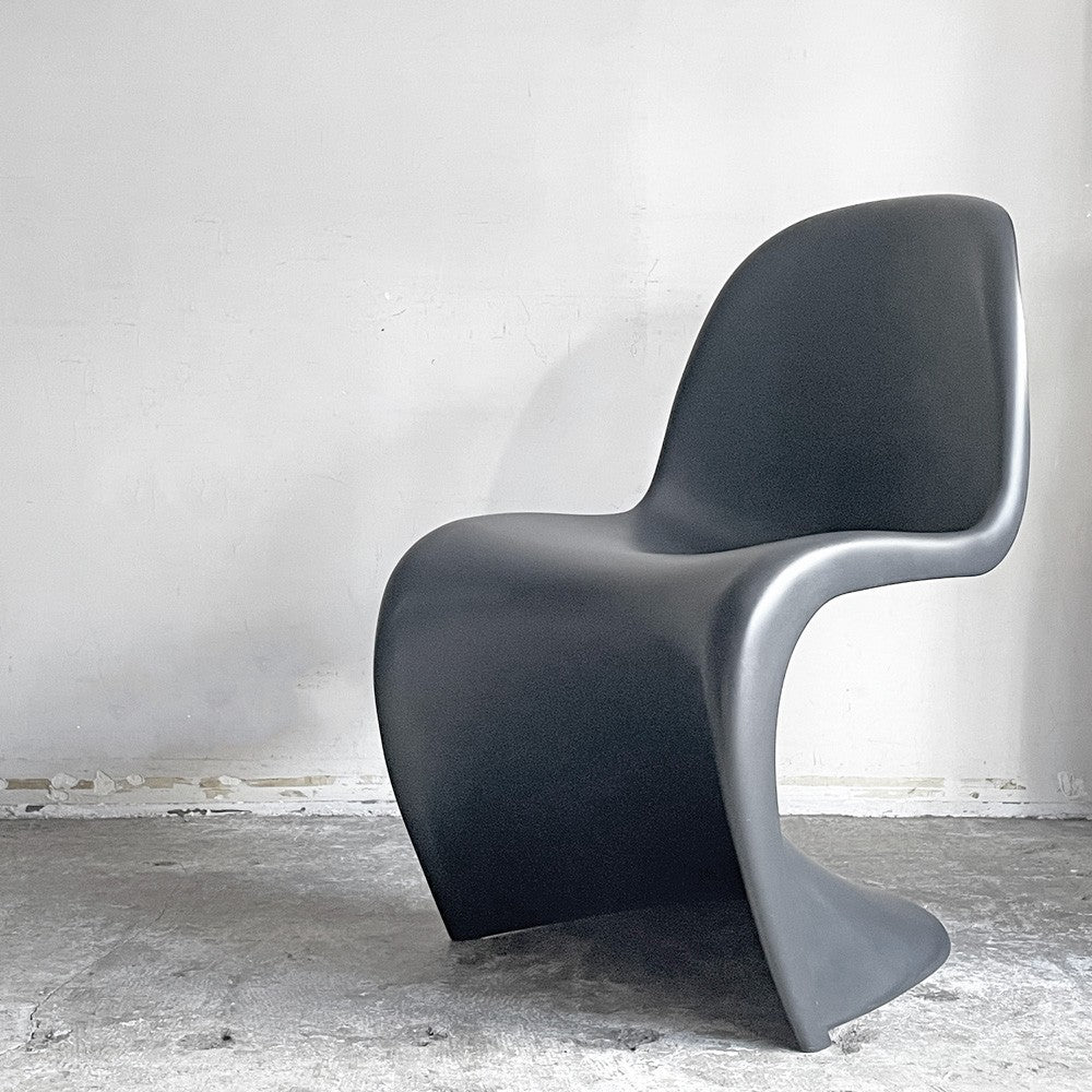 ヴィトラ vitra パントンチェア ダイニングチェア スタッキングチェア ディープブラック ヴェルナー・パントン Panton ミッドセンチュリー スペースエイジ ■