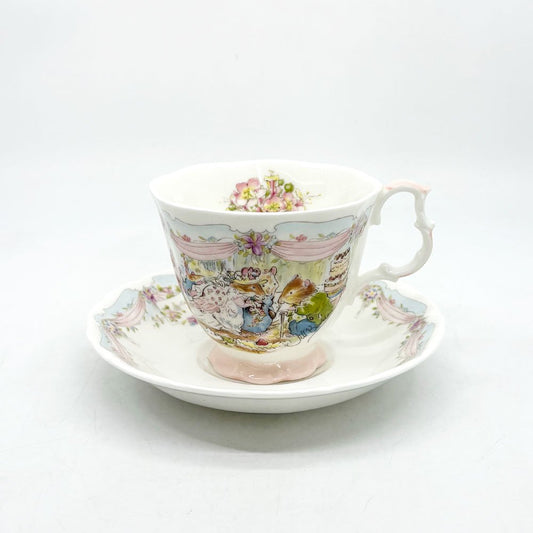 ロイヤルドルトン Royal Doulton ブランブリーヘッジ ウエディング ティーカップ＆ソーサー イギリス 箱付き B ●