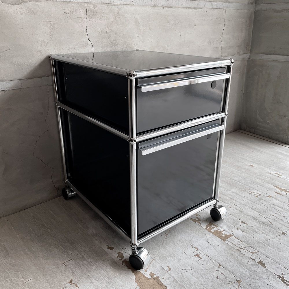 USMハラー USM Haller モジュラーファニチャー ロールボーイ デスクワゴン 2ドロワー グラファイトブラック キャスター トレイ付き ♪