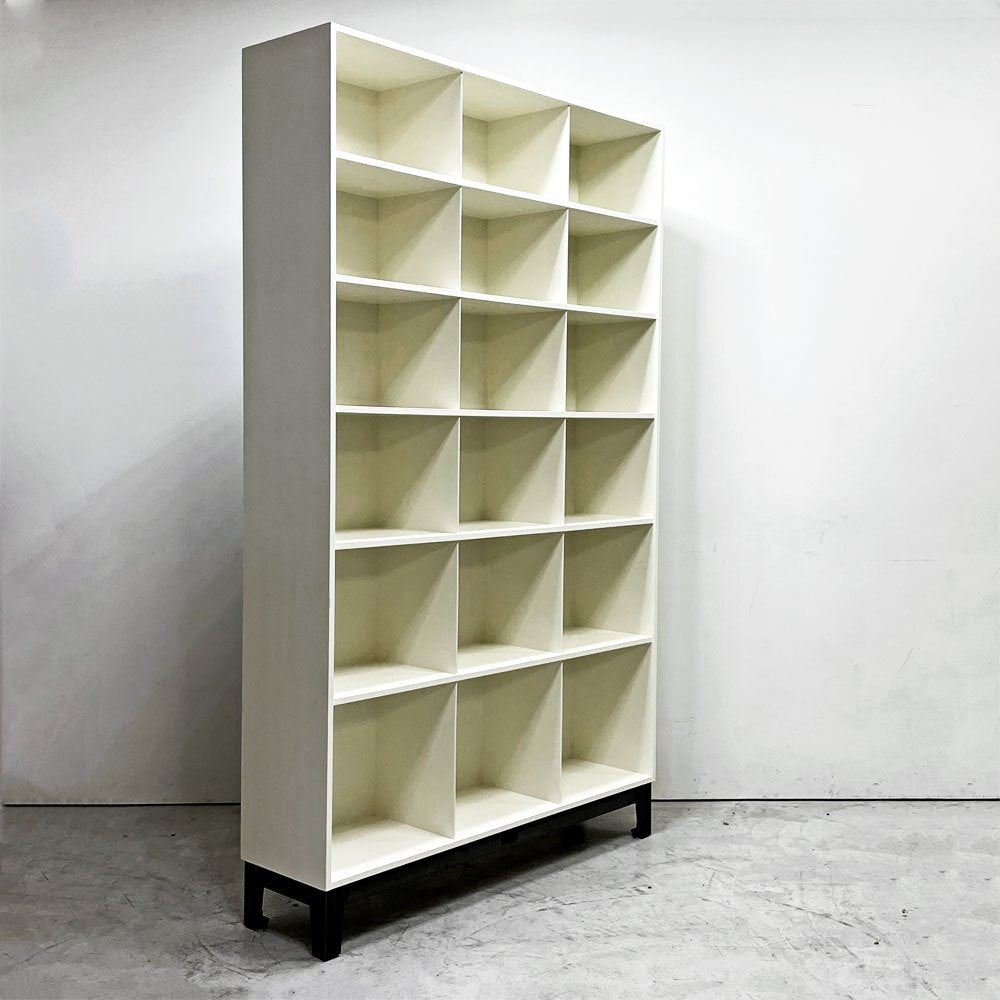 トラックファニチャー TRUCK FURNITURE ラボラトリーシェルフ LABORATORY SHELF ラワン x スチール 食器棚 飾り棚 うづくり加工 ホワイト 定価￥267,000- ●