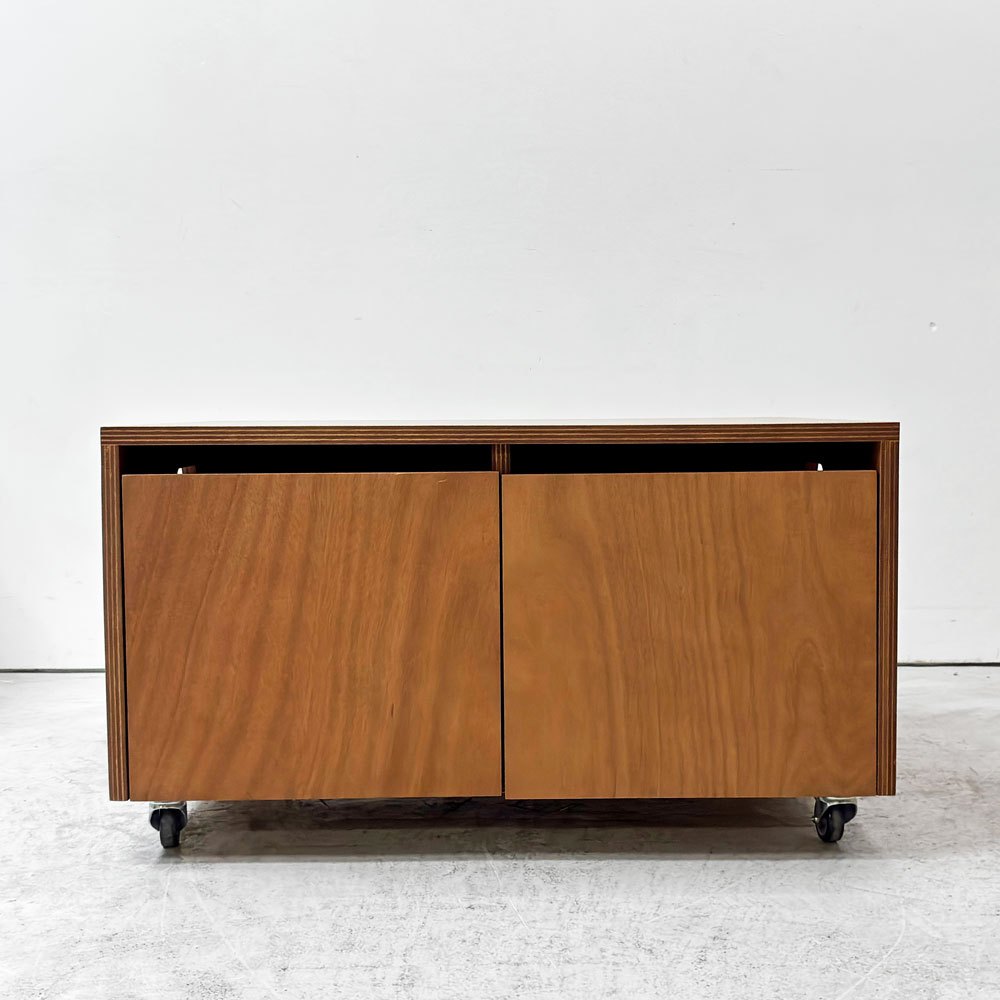 ザラホーム ZARA HOME 木製 ストレージ サイドテーブル 2ドア 両開き キャスター付き コーヒーテーブル ミニマルデザイン 店舗什器 廃番 希少 ●